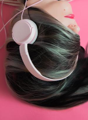 Listen "music" in your head to fall asleep